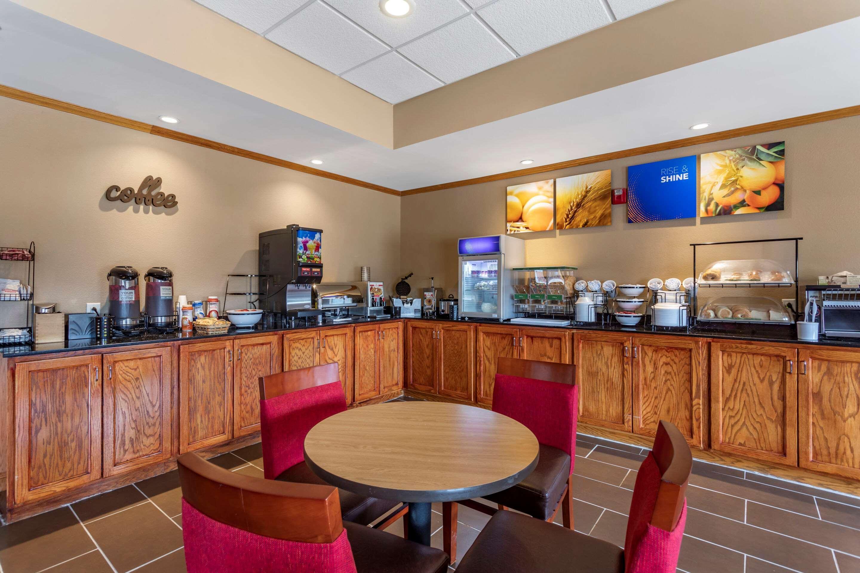 Comfort Inn & Suites Carbondale University Area Buitenkant foto
